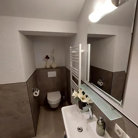 77 Apartment *